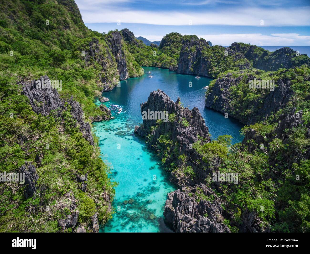 El Nido, Palawan, Filippine, vista aerea della splendida laguna nell'arcipelago di Bacuit. Foto Stock