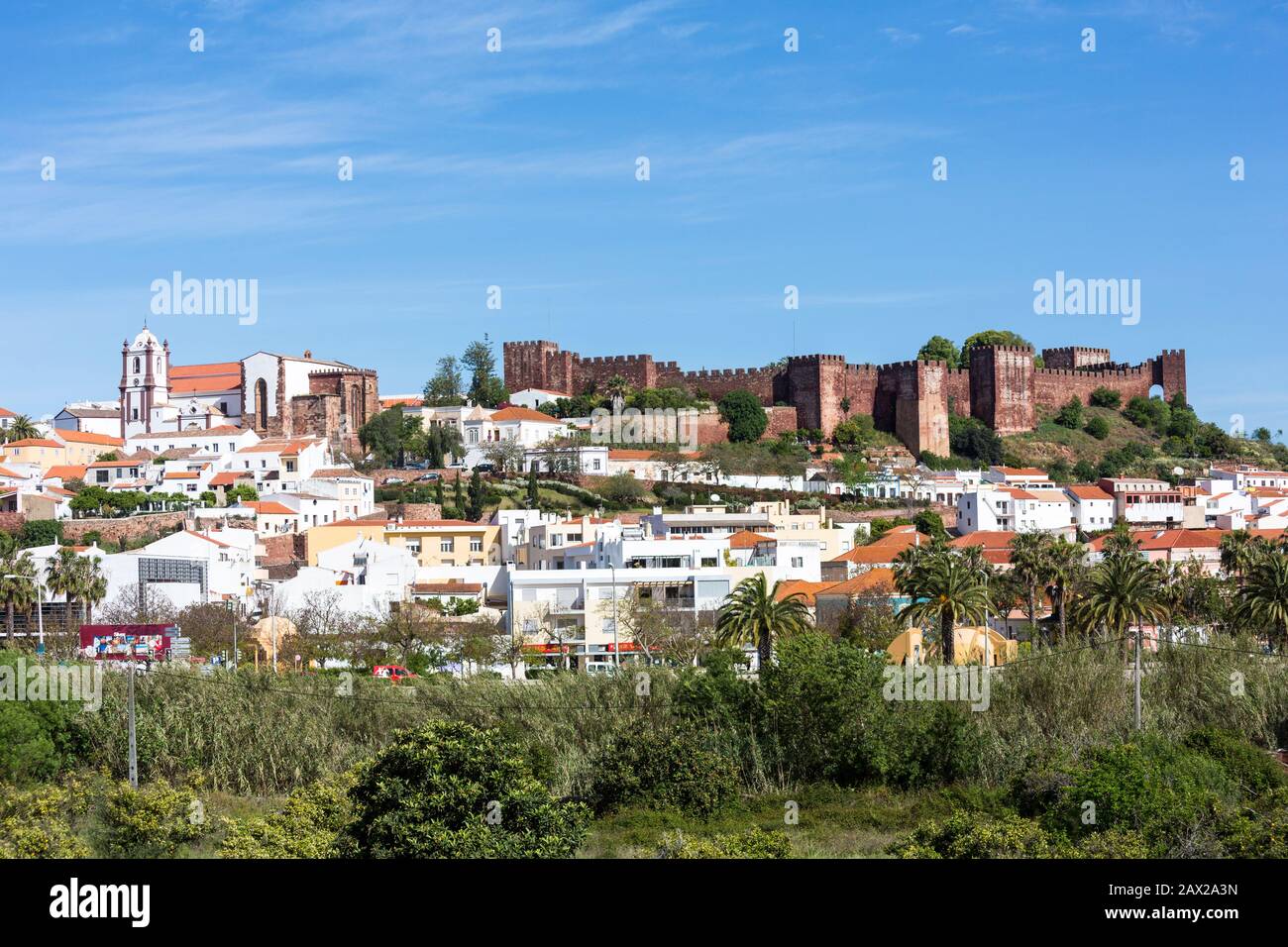 Castello e cattedrale, Silves, Algarve, Portogallo Foto Stock