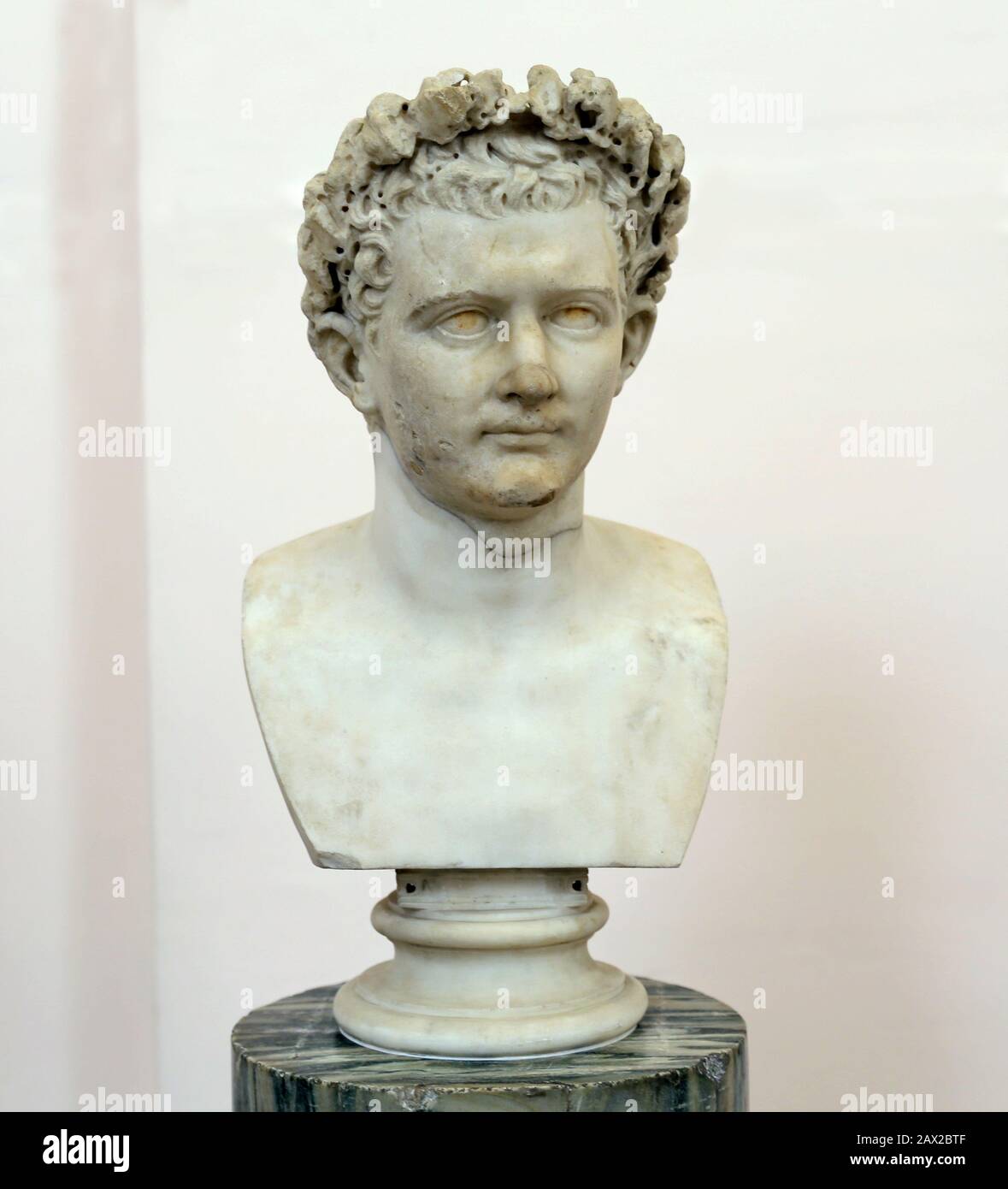 Domiziano (51-96). Imperatore romano dal 75 al 81 d.C. Dinastia Flavio. Busto in marmo. Nat. Museo Archeologico, Napoli, Italia. Foto Stock