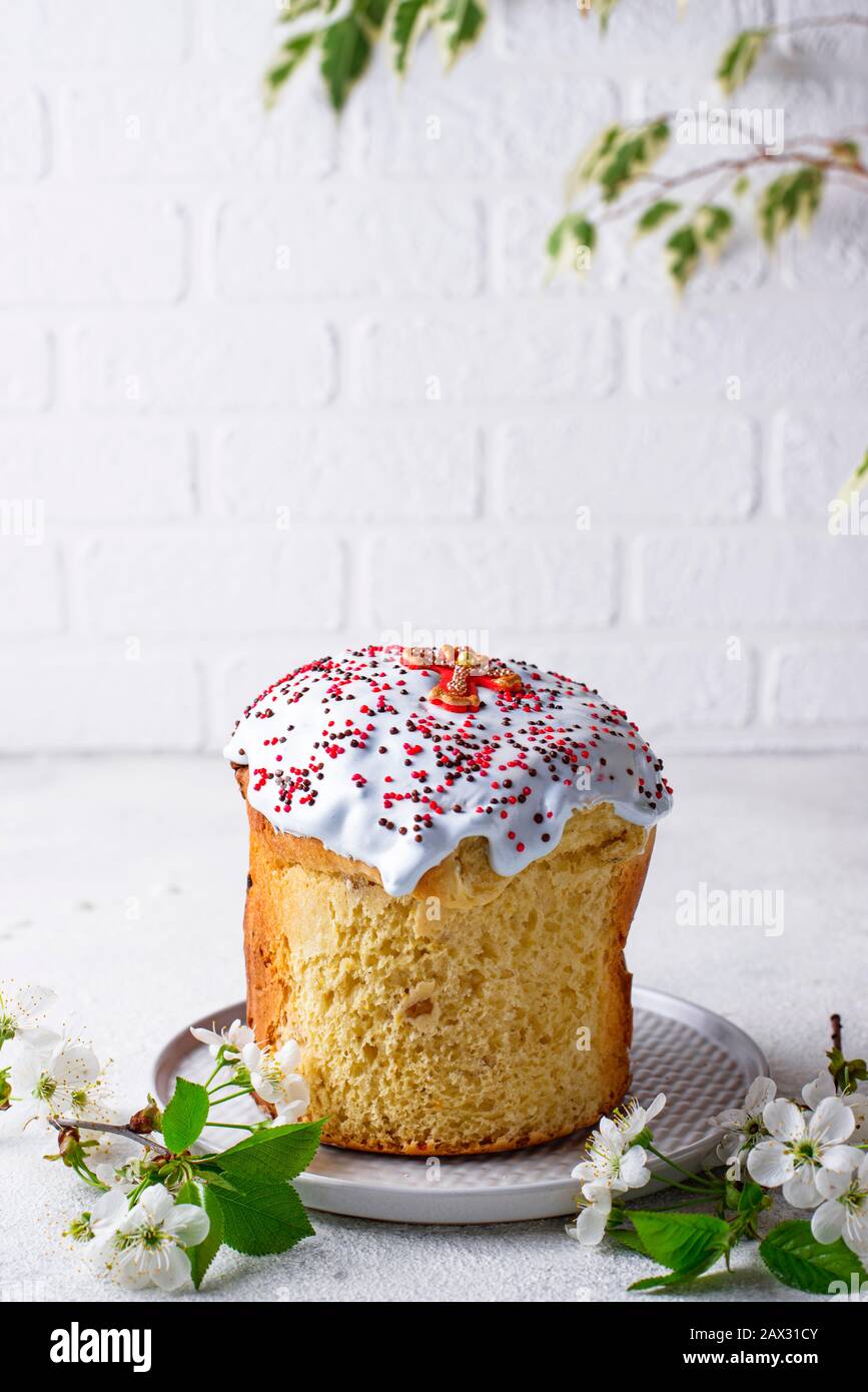 Tradizionale torta di Pasqua con topping Foto Stock