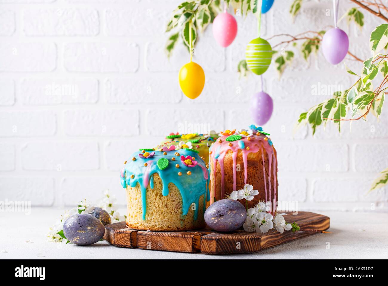 Tradizionale torta di Pasqua con topping Foto Stock