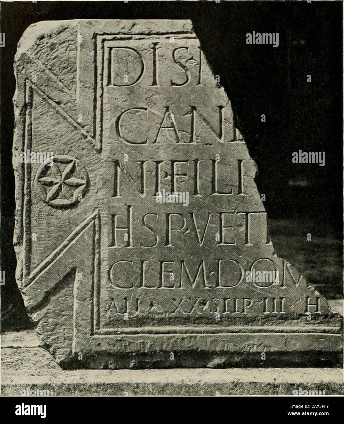 Una storia della contea di Brecknock: In due volumi... . – Metodista vinista e due Cappelle indipendenti. OneMethodist si trova a Pontfaen ; l'altro, Tydu o Siloah, vicino al villaggio di Merthyr Cynog. Quest'ultimo è uno dei fondamenti del Rev. John Wesley. Le due Cappelle indipendenti, Ebenezer e Betania, si trovano nella Cappella superiore. Edward GWYns CARITÀ. Con la sua volontà del gennaio 10th 1729, e dimostrato a Brecon 24th aprile 1760, Edward Gwyn (probabilmente di Pantycorred) ha dato ai poveri di Eskirawr ed Eskii-fechan, una rendita di 405. Fuori della tassa di affitto di Dolwydd, una fattoria Foto Stock