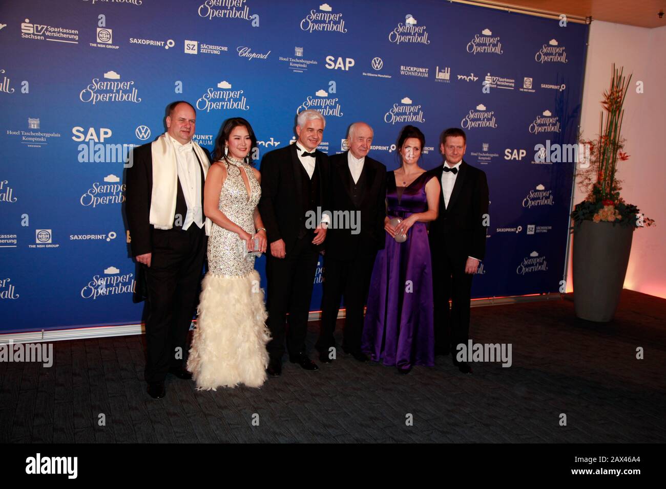 Dirk Hilbert Mit Ehefrau Su Yeon Hilbert, Armin Mueller-Stahl , Hans-Joachim Frey, Michael Kretschmer Mit Freundin Annet Hofmann Beim 15. SemperOpern Foto Stock