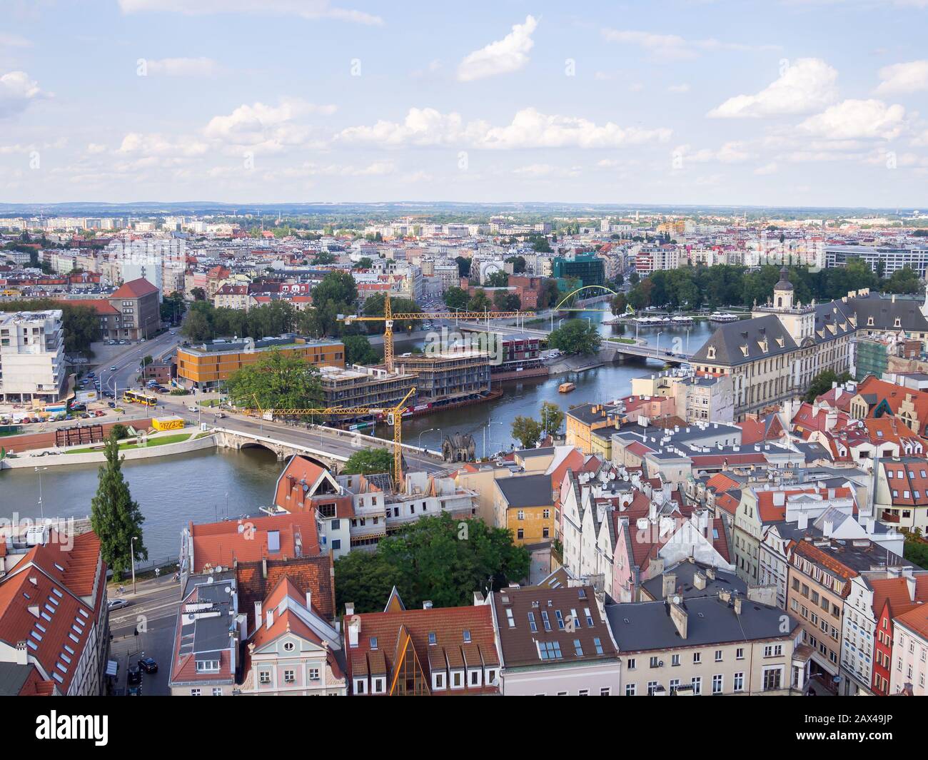 Wroclaw, POLONIA - 14 AGOSTO 2017: Veduta aerea di Wroclaw Con il fiume Oder A Wroclaw, Polonia Foto Stock