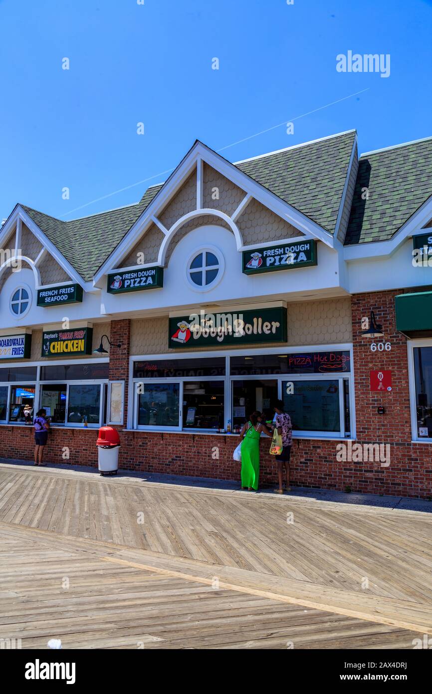 Ocean City, MD, USA - 26 maggio 2018: Il Ristorante Pasta Roller Pizza è un ristorante popolare in estate sul lungomare di Ocean City. Foto Stock