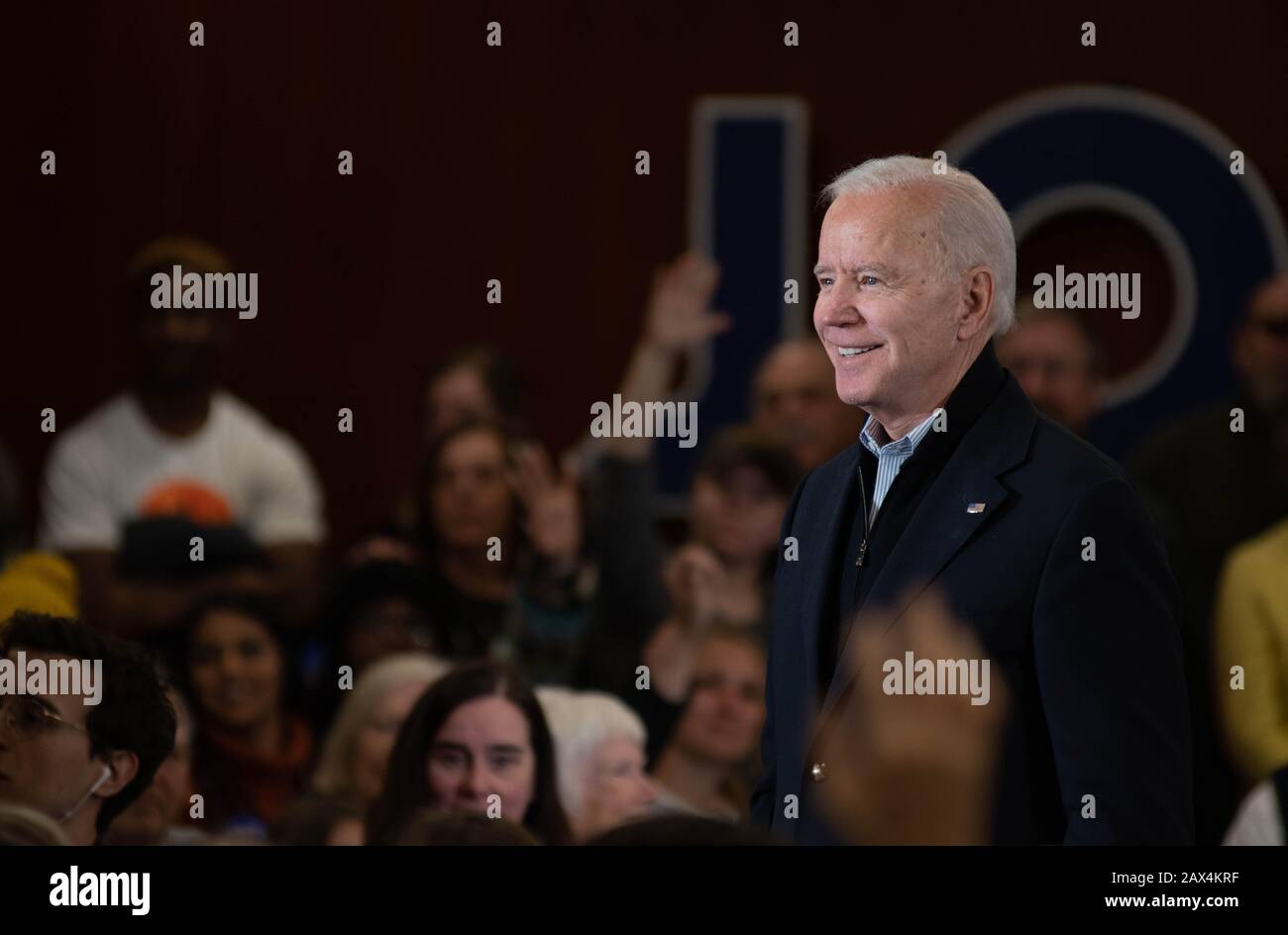 L'ex Vice Presidente degli Stati Uniti Joe Biden Campagne a Hampton, N.H., USA, il 9 febbraio 2020, durante la primaria presidenziale del New Hampshire. Foto Stock