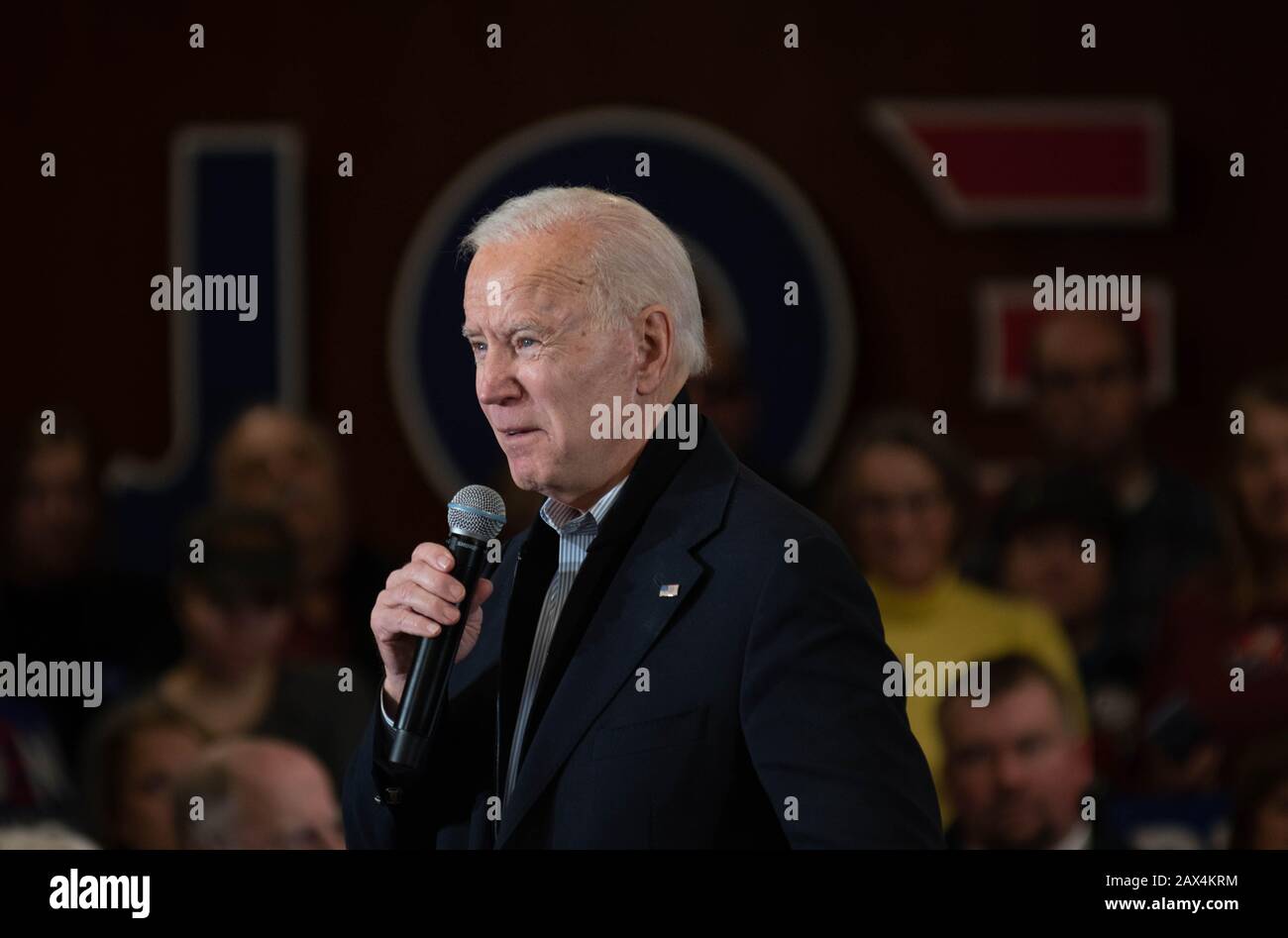 L'ex Vice Presidente degli Stati Uniti Joe Biden Campagne a Hampton, N.H., USA, il 9 febbraio 2020, durante la primaria presidenziale del New Hampshire. Foto Stock