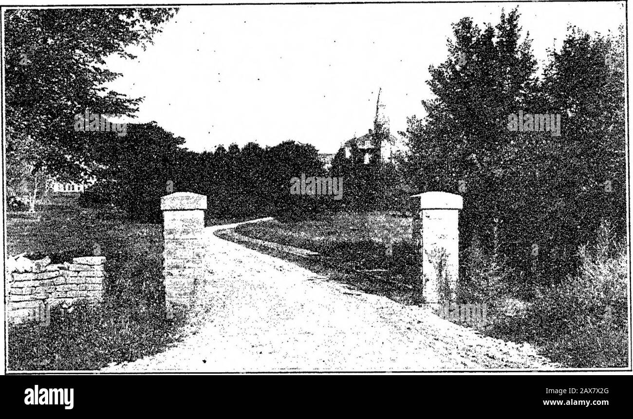 Catalogo annuale degli ufficiali, studenti e laureati del Kansas state Agricultural College, Manhattan ... . ............ .................................................... .,; *! !i« «8* SSS™ •?viKaBBBsBBSSASSSk a» UN treno di istituti di agricoltori.. Ingresso principale. Quarantaseiesimo Catalogo Annuale. 31 la casistica, l'allevamento, l'orticoltura, l'ento-mologia e la scienza veterinaria. I capi di alcuni dipartimenti d'istruzione del Collegio, che hanno un certo impatto, sono anche responsabili dei vari servizi d'indagine della sta-zione e, in una certa misura, gli assistenti sono presenti in entrambi i settori della PAC Foto Stock