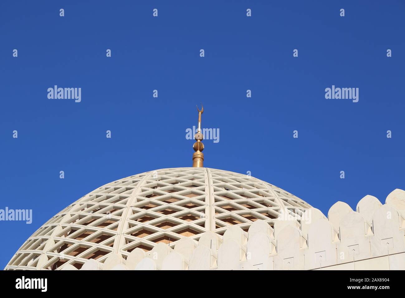 La grande moschea del Sultano Qaboos a Muscat Foto Stock
