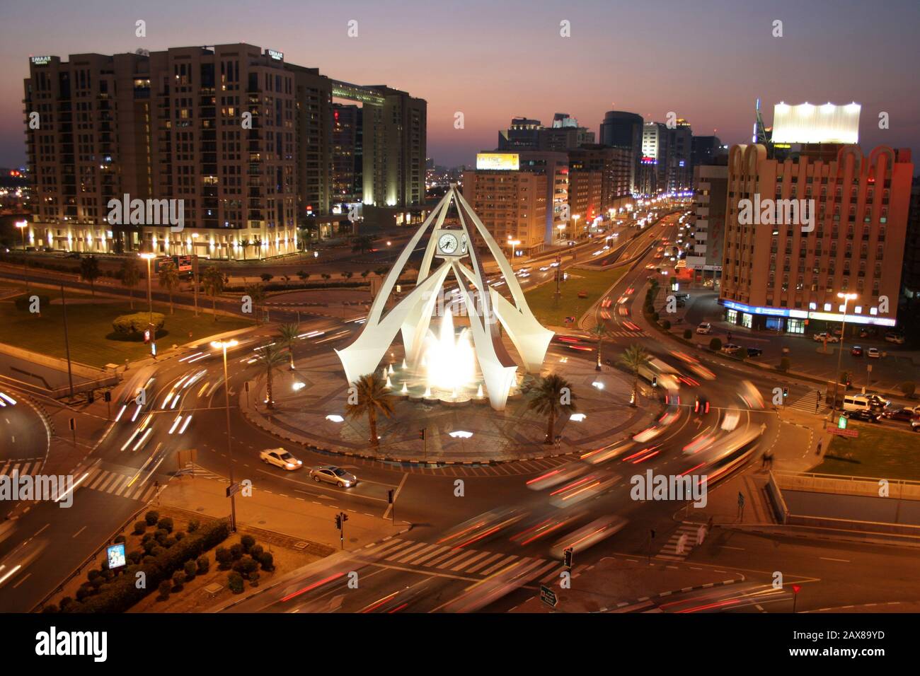 Una vista della torre dell'orologio a Deira, Dubai. Foto Stock