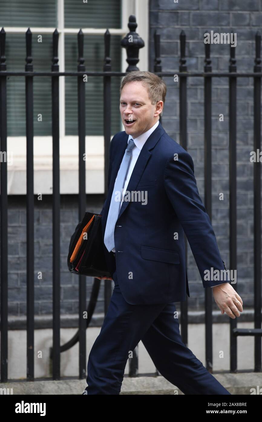 Grant Shapps, Segretario dei trasporti, arriva a Downing Street, Londra, per una riunione del Gabinetto. Foto Stock