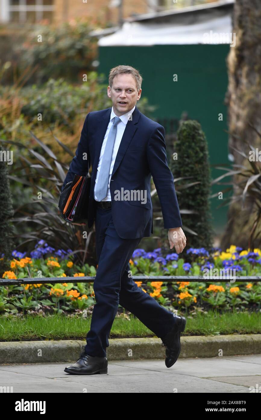 Grant Shapps, Segretario dei trasporti, arriva a Downing Street, Londra, per una riunione del Gabinetto. Foto Stock