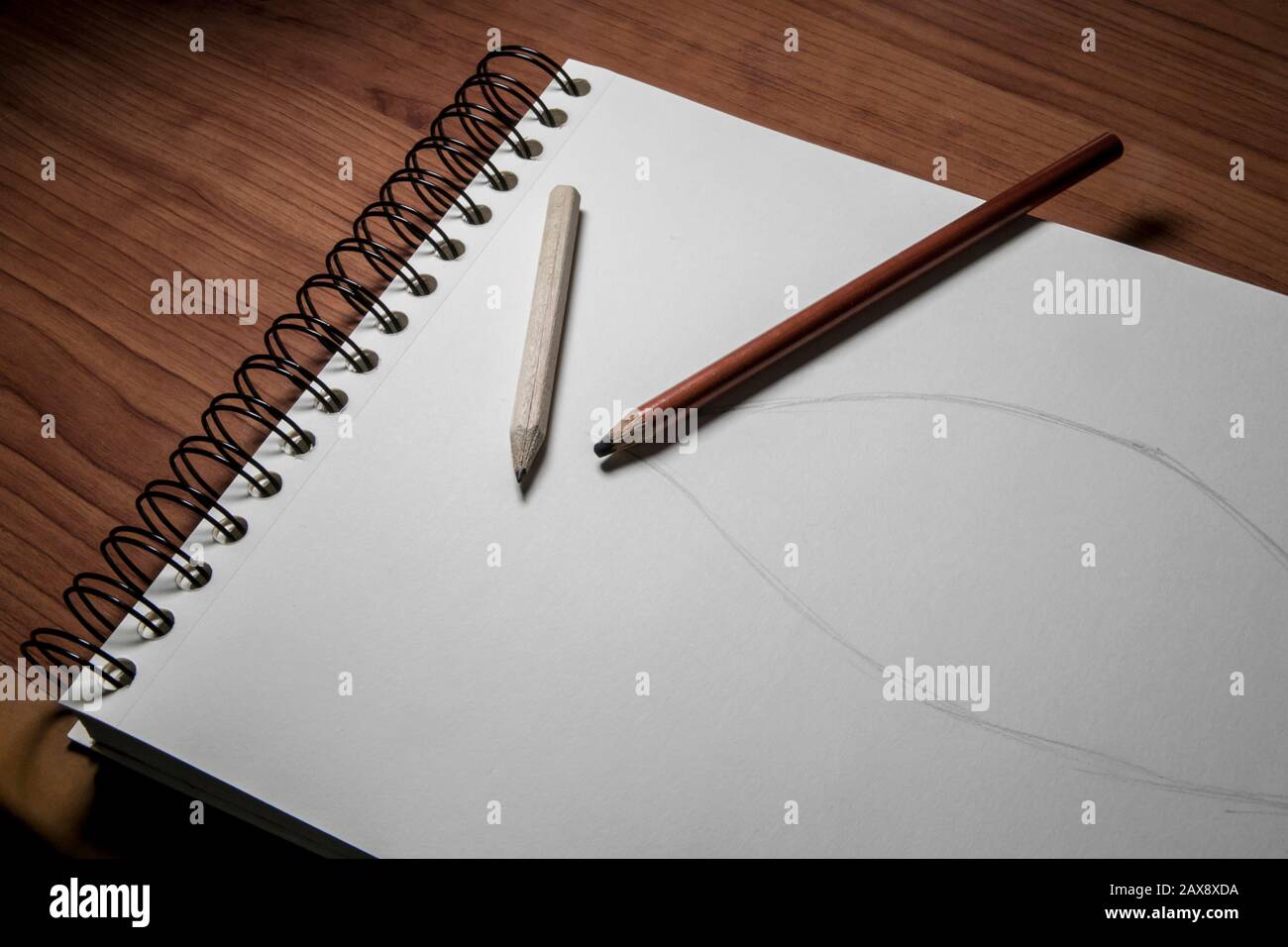 Libro degli schizzi, matite e disegno di schizzo, cuaderno de bocetos