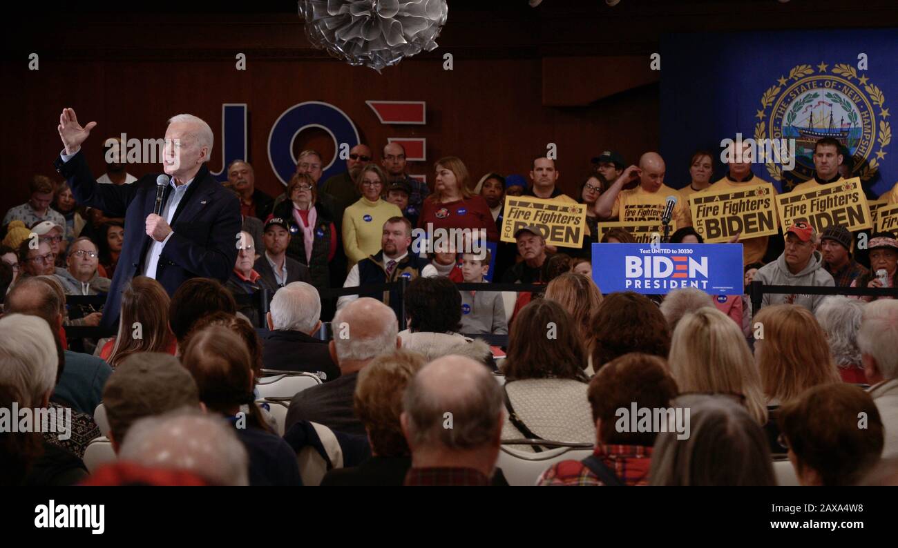 L'ex vice presidente degli Stati Uniti Joe Biden parla a Hampton, N.H., USA, durante il primo semestre presidenziale del New Hampshire, 11 febbraio 2020. Foto Stock