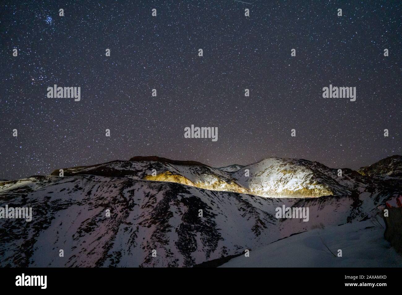 Incredibile cielo notturno nelle montagne dell'Alto Atlante, Marocco, Africa Foto Stock