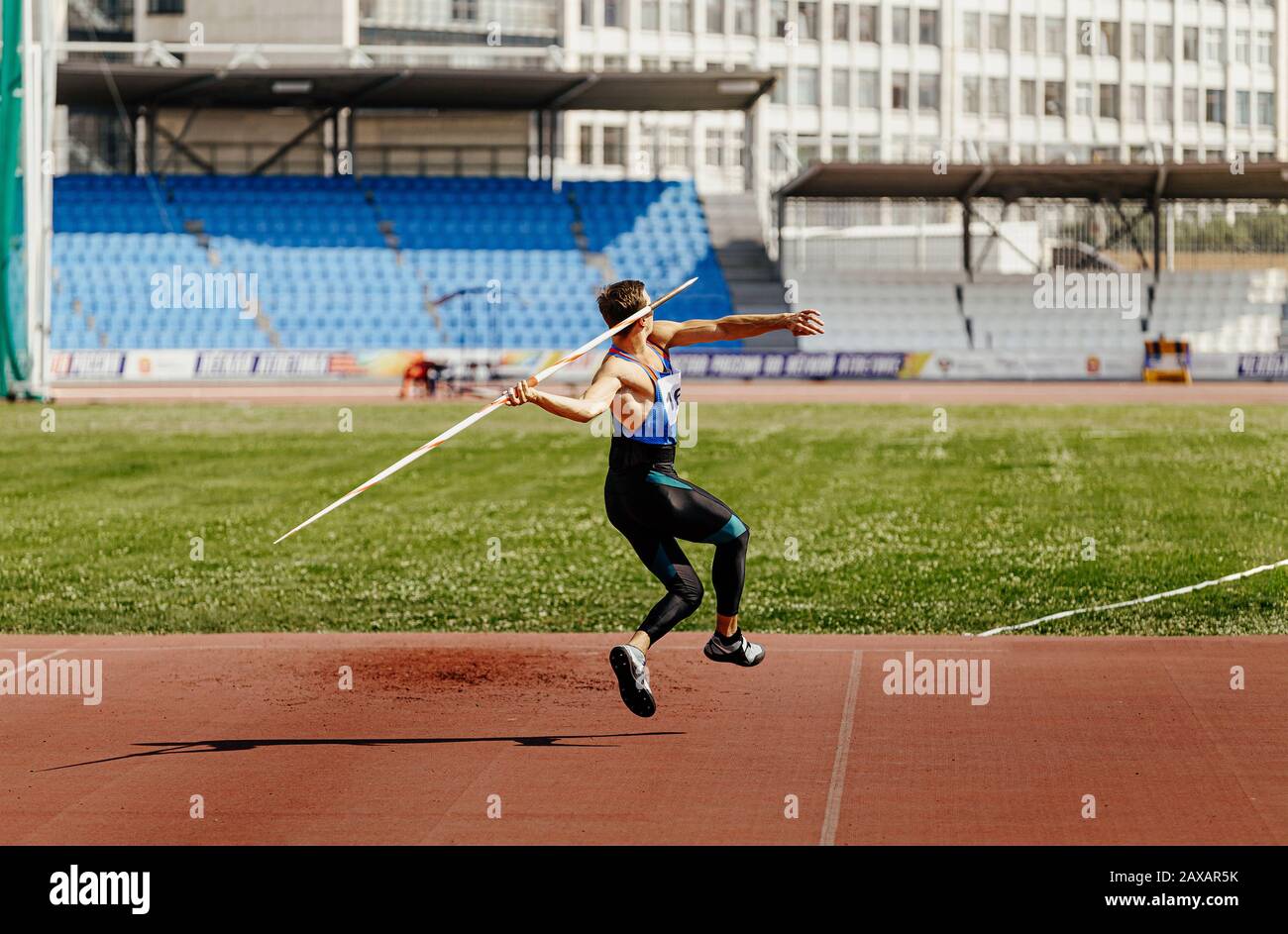 javelin lancia l'atleta runup in atletica Foto Stock