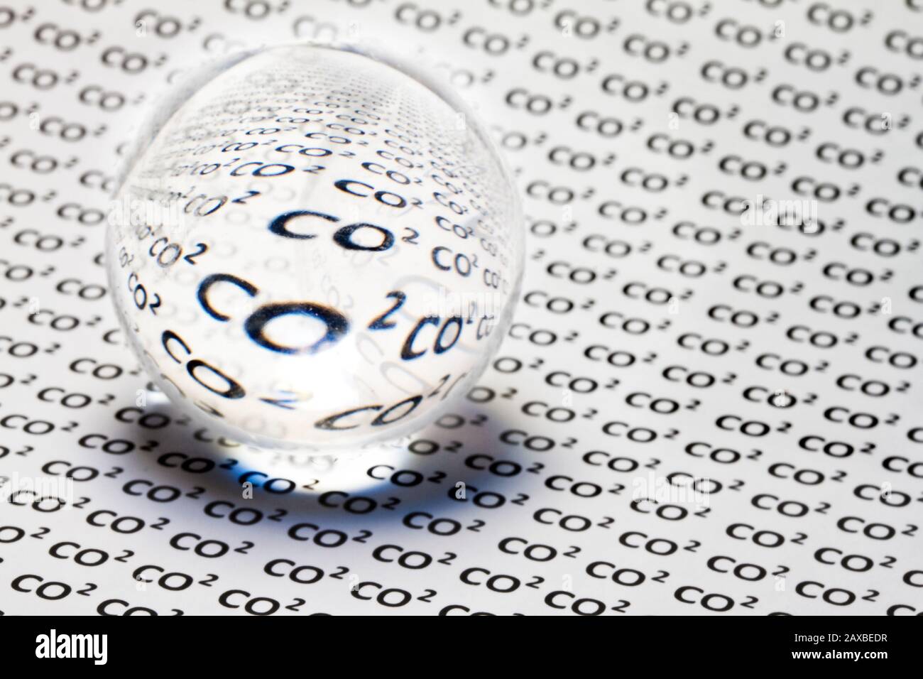 CO2 deve essere ridotto in modo attento e dovremmo iniziare ORA! Foto Stock