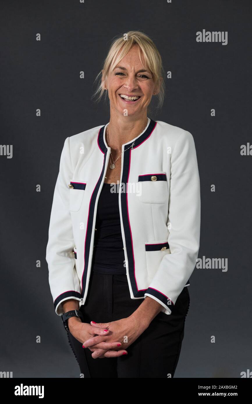 Il giornalista britannico e presentatore di notizie Louise Minchin frequenta una fotocellula durante l'annuale Edinburgh International Book Festival 2018 Foto Stock