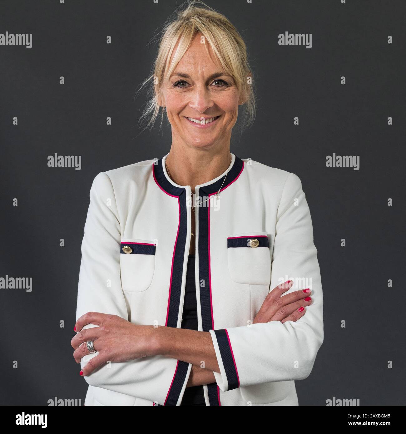 Il giornalista britannico e presentatore di notizie Louise Minchin frequenta una fotocellula durante l'annuale Edinburgh International Book Festival 2018 Foto Stock