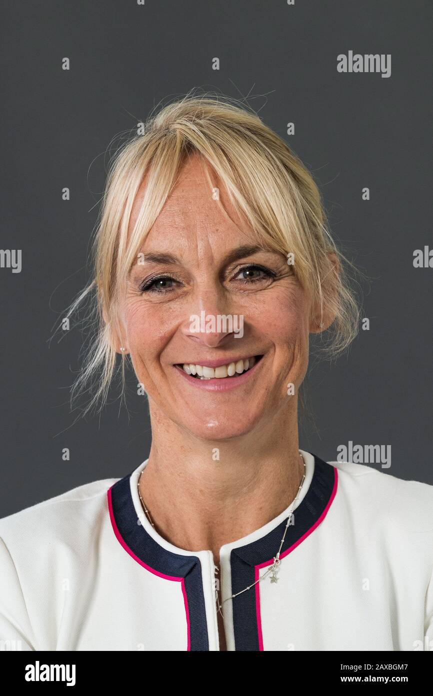Il giornalista britannico e presentatore di notizie Louise Minchin frequenta una fotocellula durante l'annuale Edinburgh International Book Festival 2018 Foto Stock