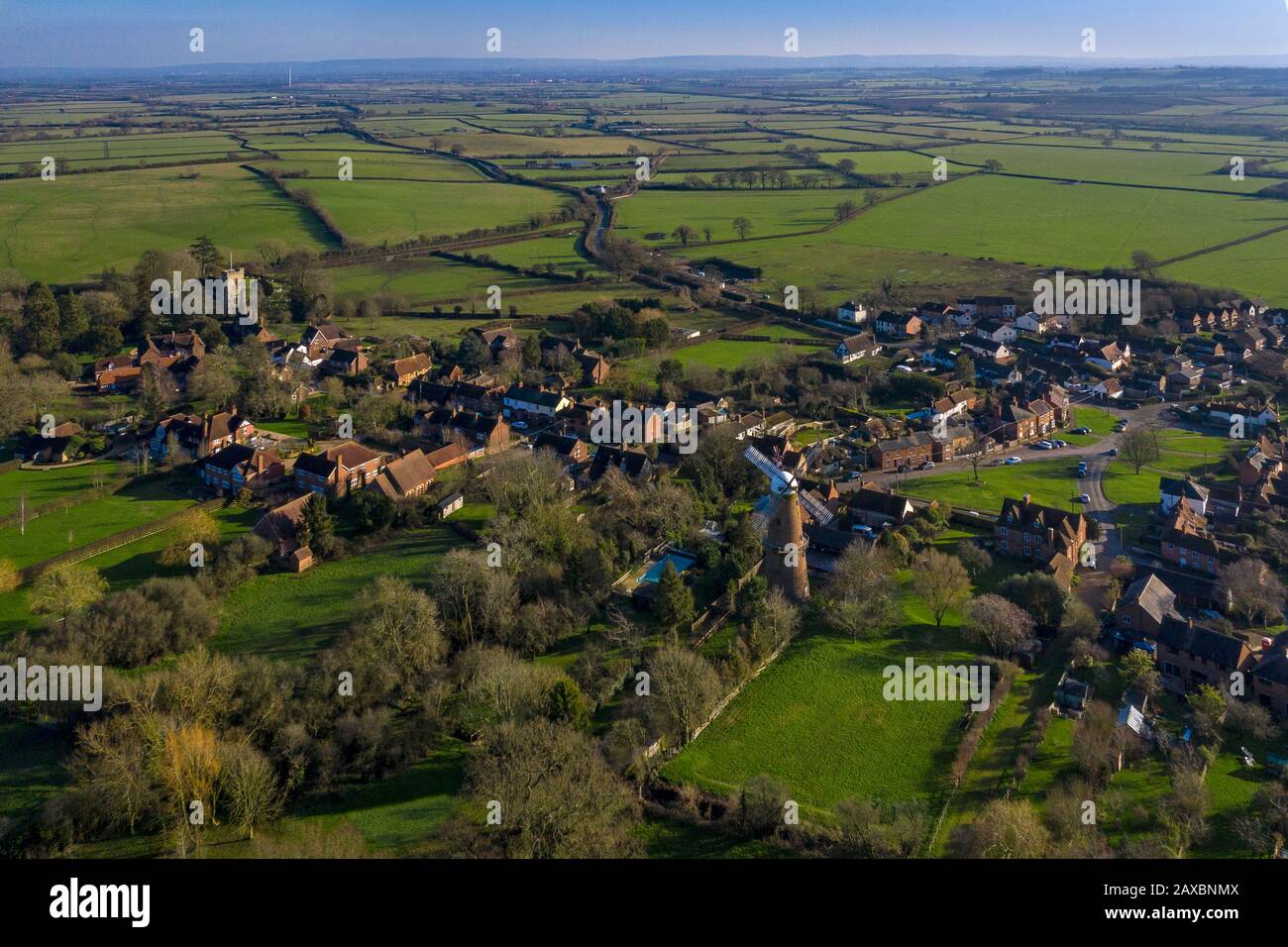 Quainton villaggio e mulino a vento, Aylesbury vale, Buckinghamshire, Inghilterra Foto Stock