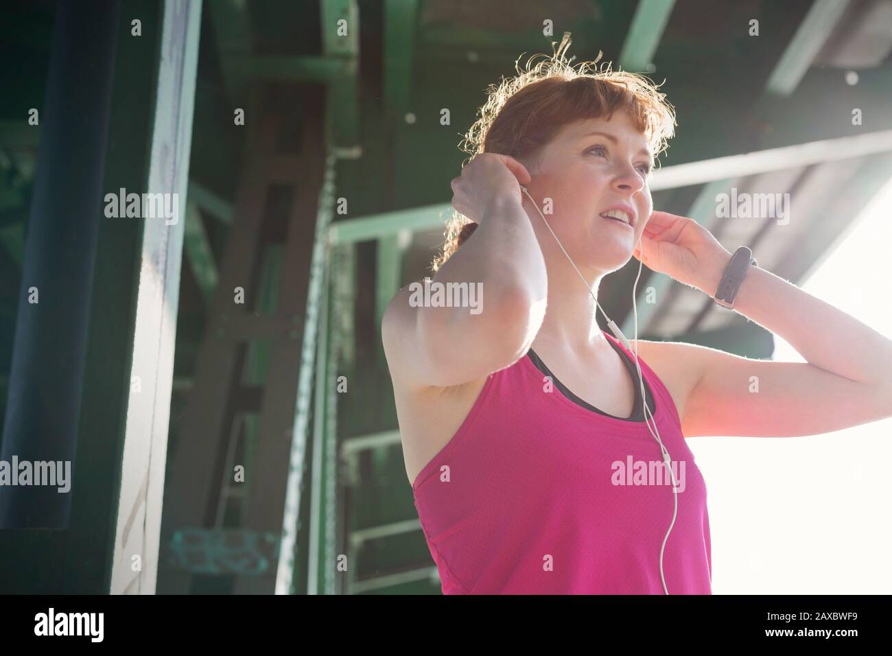 Cuffie di regolazione guida femmina Foto Stock