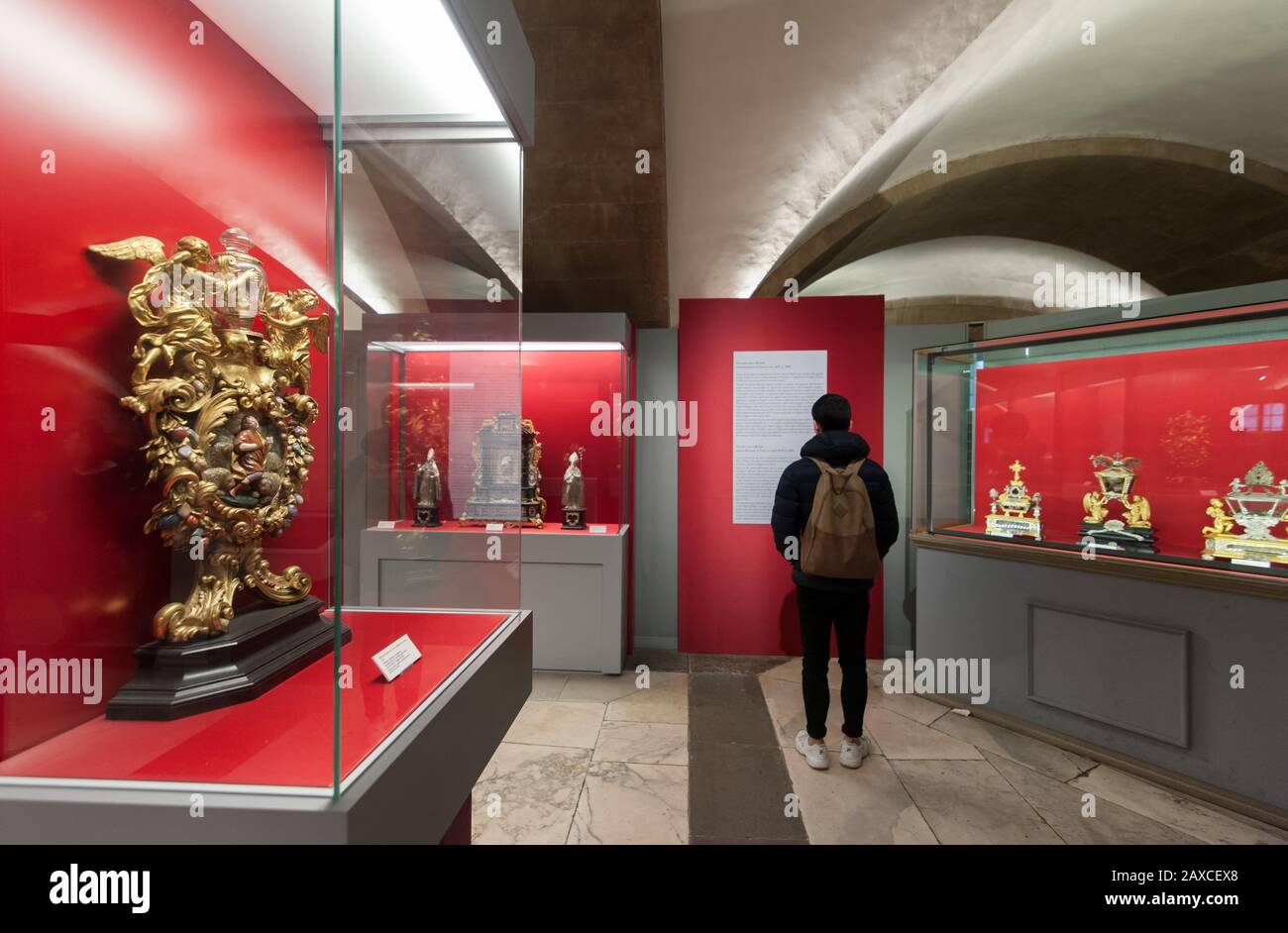 Firenze, Italia - 2020, 2 febbraio: Il museo delle Cappelle Medicee conserva una parte del prezioso Tesoro della Basilica di San Lorenzo. Foto Stock