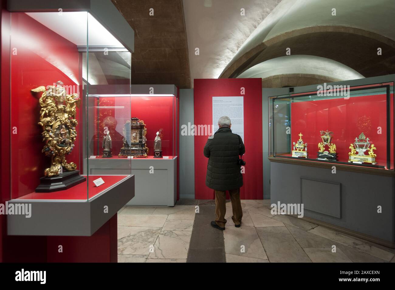 Firenze, Italia - 2020, 2 febbraio: Il museo delle Cappelle Medicee conserva una parte del prezioso Tesoro della Basilica di San Lorenzo. Foto Stock