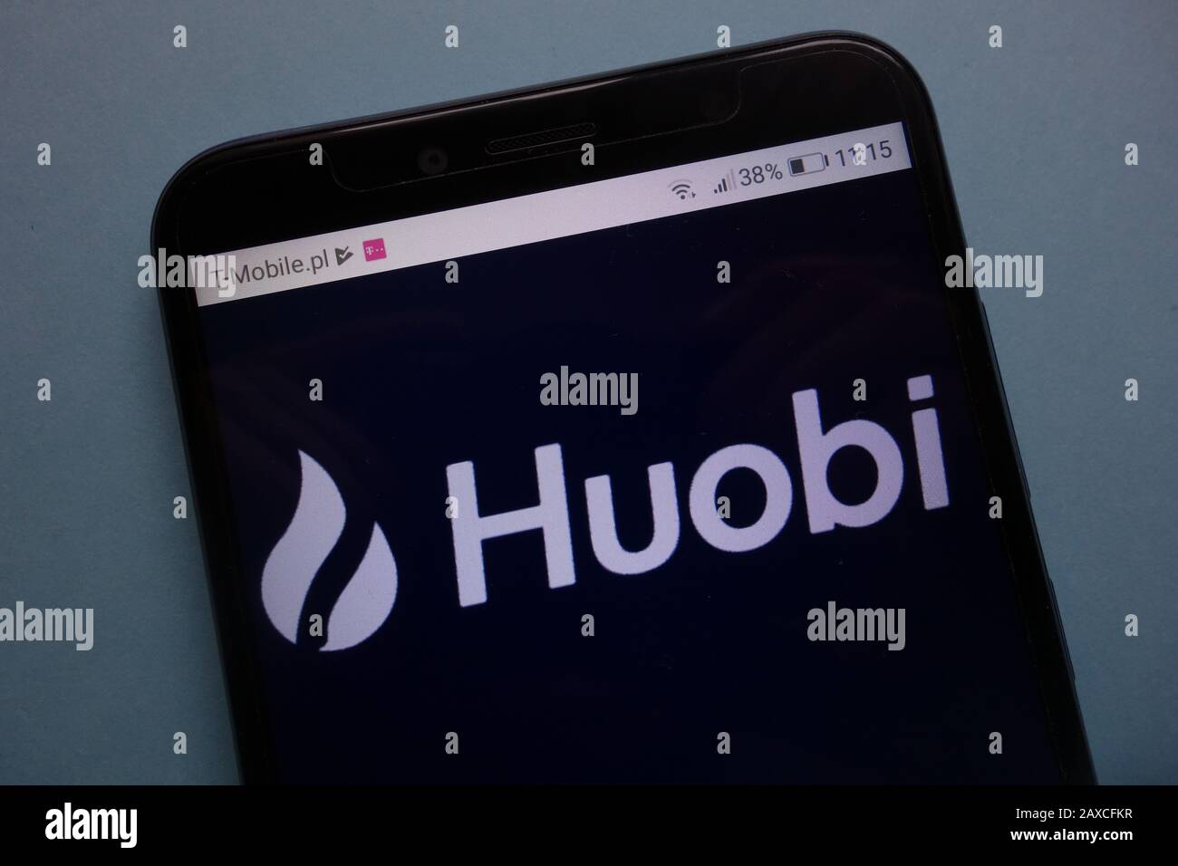 Logo Huobi per lo scambio di crittocurrency su smartphone Foto Stock