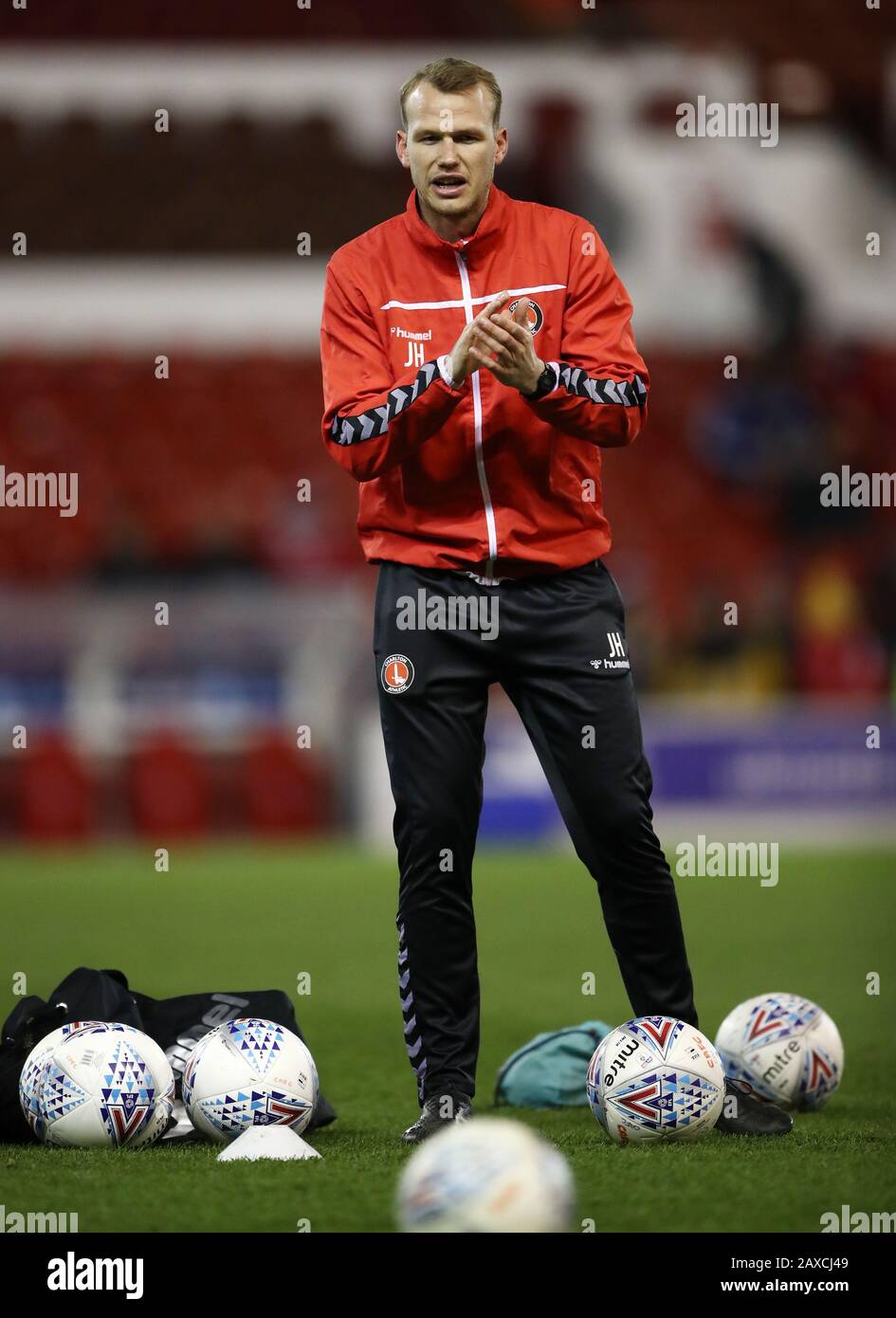 Charlton Athletic Lead primo scienziato sportivo della squadra Josh Hornby prima della partita del campionato Sky Bet al City Ground, Nottingham. Foto Stock