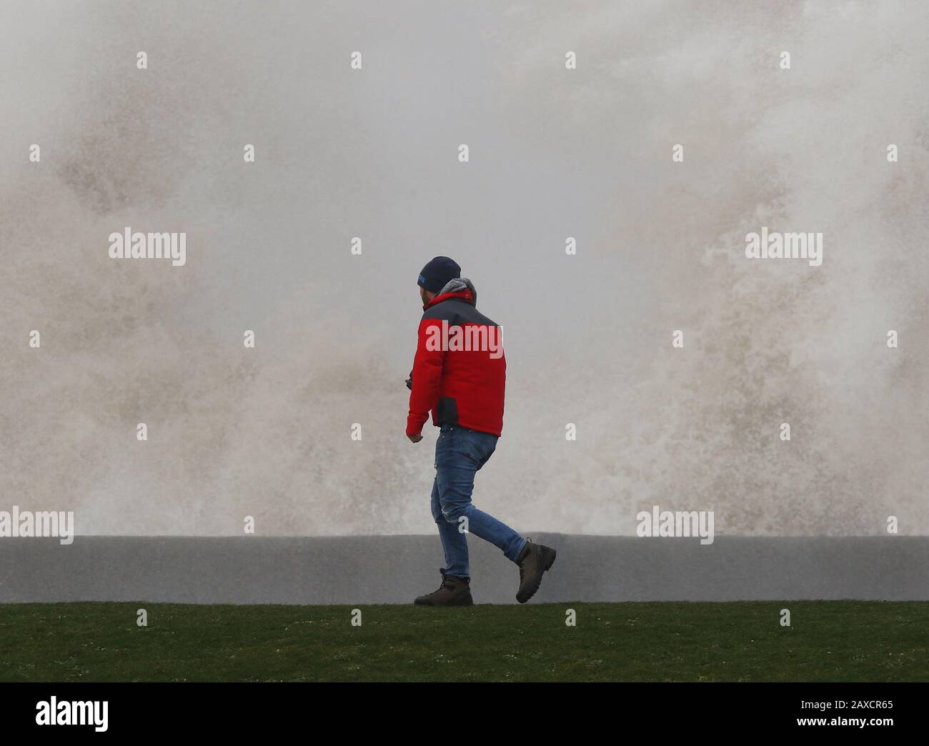 Liverpool, Uk stormy day sul fiume mersey come tempesta dennis è chiamato per il credito del fine settimana Ian FairBrother/Alamy Stock Photos Foto Stock