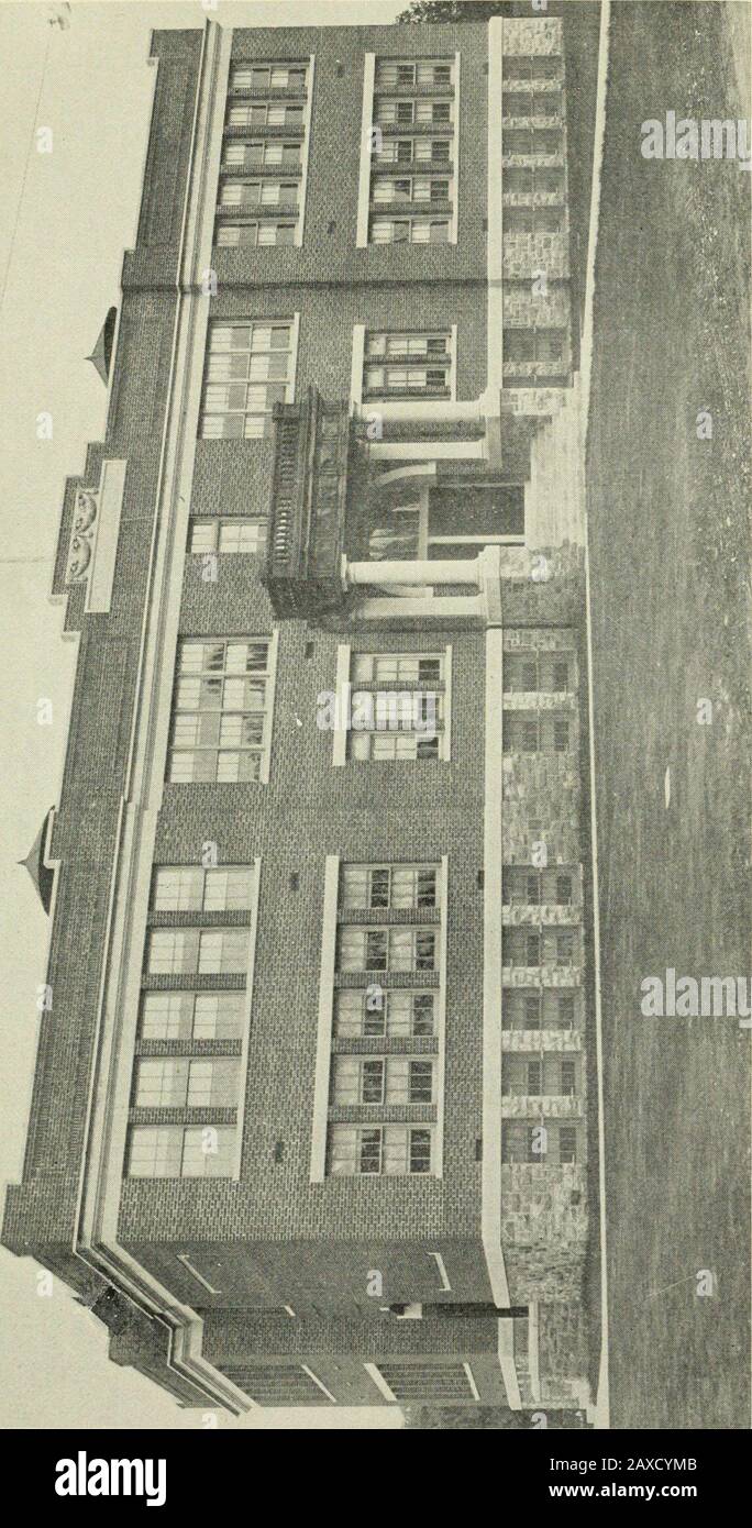 Rapporto . r. Howard C. Hill, Principal della Cumberland High School. Il presidente ha presentato una breve relazione nella quale ha affermato che, come prova del successo delle sessioni, erano presenti insegnanti di over150. Il Dott. Elinor L. Signore, decano del College di Goucher, ha chiesto il permesso tomake un annuncio importante all'associazione; vale a dire, thatDr. Noble era stato autorizzato dai fiduciari del Gooucher College Tooffer due borse di studio a quanti laureati di highschool accreditati nelle contee del Maryland che dovrebbe essere in grado di enterGoucher College senza aria condizionata. Il valore monetario di ogni erudito-nave Foto Stock