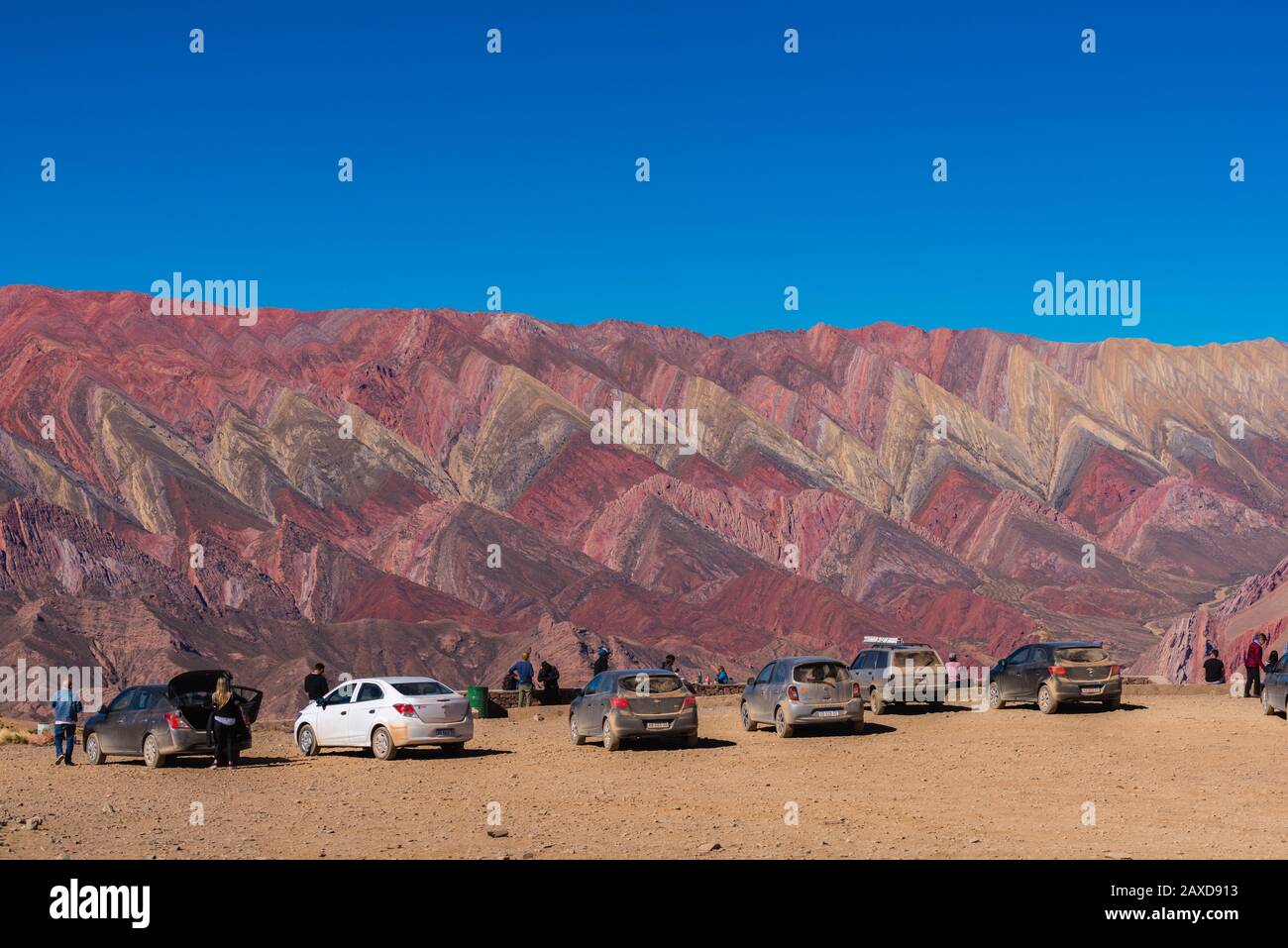 Cerro de 14 Colores, o montagne di 14 colori, Valle di Humahuaca, Patrimonio dell'Umanità dell'UNESCO, Hornocal, Jujuy, Argentine, America Latina Foto Stock