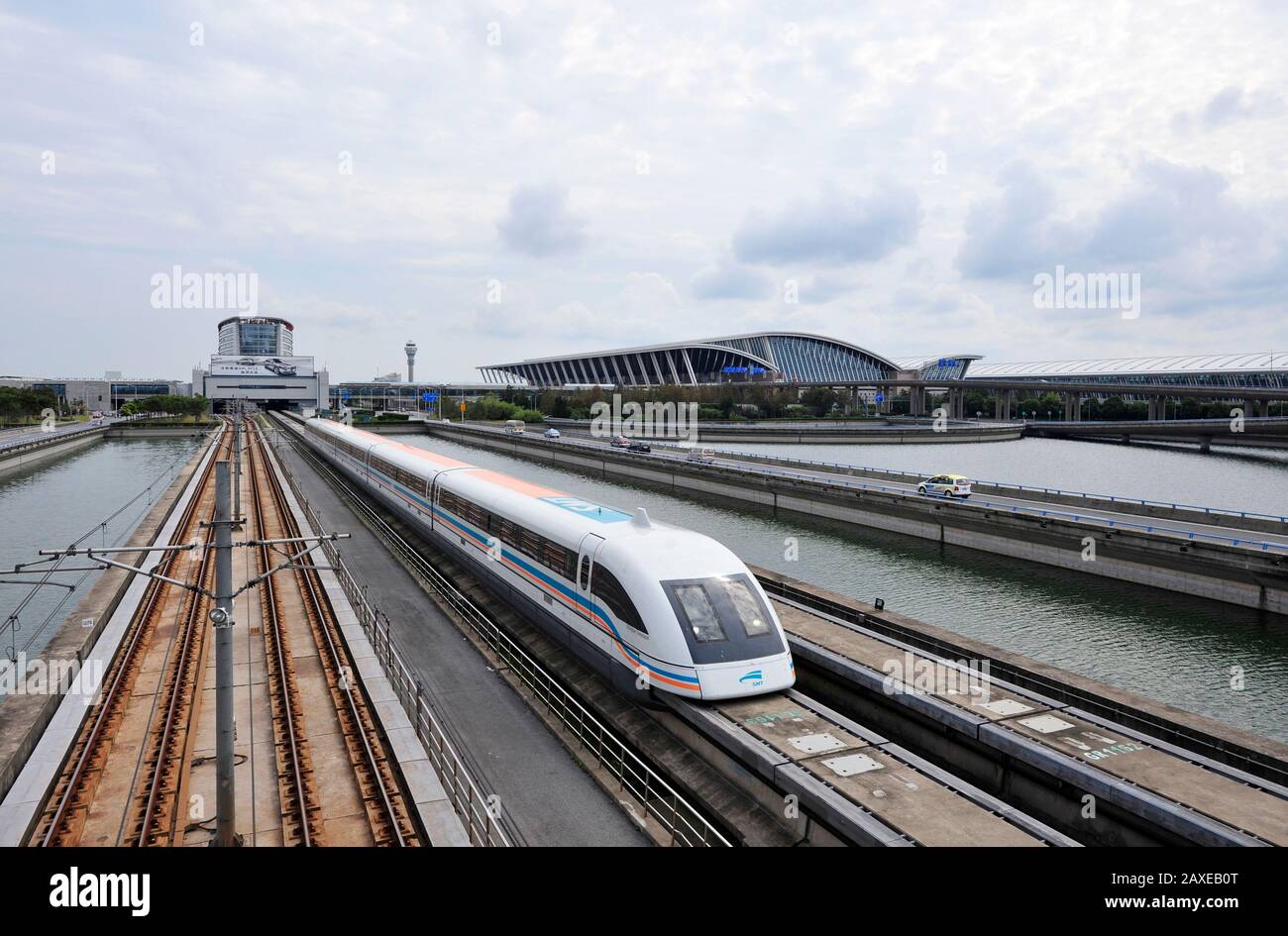 Il servizio Maglev parte dall'aeroporto Pudong di Shanghai, Cina Foto Stock