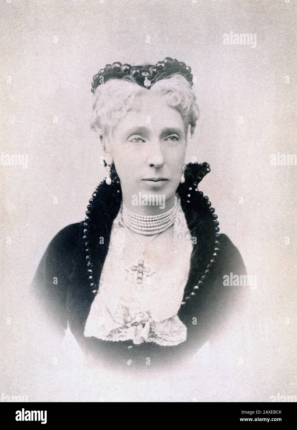 1890 ca : la principessa italiana MARIA ELISABETTA Duchessa di SAVOIA Genova ( Dresda 1830 - Stresa 1912 ), nata principessa Maria Elisabeth von Sachsen , figlia del re Johann i Von SACHSEN (1801–1873) e Prinzessin Amalie Auguste von Bayern (1801–1877). Sposata in Italia con il principe Ferdinando Maria DUCA di Genova Savoia-Carignano (1822-1855), figlio del re Carlo Alberto di Sardegna Piemonte di Savoia e della principessa Maria Theresia von Osterreich-Toskana HABSBURG . Elisabetta Savoia-Genova ha due figli: La Regina MARGHERITA di SAVOIA ( 1851 - 1926 ), moglie e cucina del re umberto i ( 18 Foto Stock