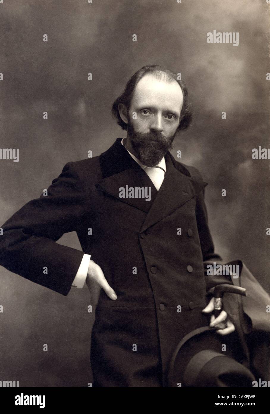 1898 ca, New York, USA : lo scrittore britannico Sir Thomas Henry HALL CAINE ( 1853 - 1931 ). Foto Di Rockwood , New York . È stato un autore britannico. È conosciuto come romanziere e drammaturgo delle epoche tardo vittoriane ed edoardiane. Al suo tempo era estremamente popolare e al culmine del suo successo i suoi romanzi vendettero quelli dei suoi contemporanei. Molti dei suoi romanzi sono stati anche realizzati in film. I suoi romanzi erano principalmente romantici nella natura, coinvolgendo il triangolo d'amore, ma hanno anche affrontare alcune delle questioni politiche e sociali più gravi del giorno. Caine fu segretario di Dante Foto Stock