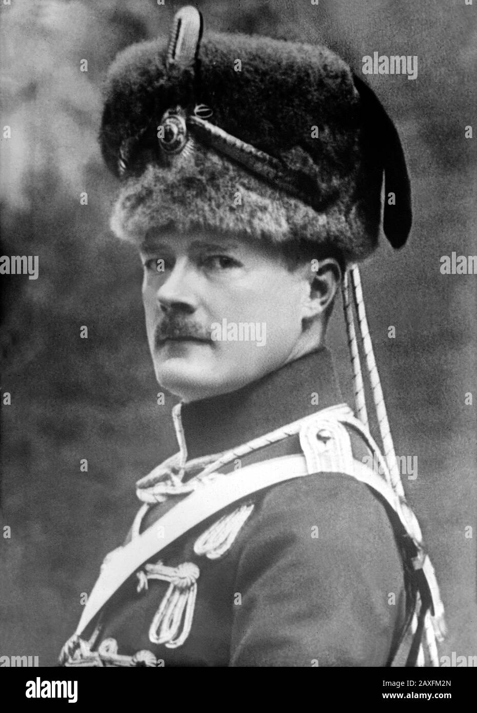 1915 ca , ESSEN , Ruhr , GERMANIA : Gustav Krupp von Bohlen und Halbach ( 1870 – 1950 ) che assunse il cognome di Krupp quando sposò l'erede Krupp , Bertha Krupp ( 1886 - 1957 ), figlia di Friedrich Alfred Krupp ( 1854 ) 1902) suicidio dopo uno scandalo gay . Gustav Krupp von Bohlen und Halbach, 'Taffi', gestì il conglomerato industriale pesante tedesco Friedrich Krupp AG dal 1909 al 1941. - ACCIAIO - ACCIAIERIA - ACCIAIO - INDUSTRIA BELLICA - GUERRA ---- ARCHIVIO GBB Foto Stock