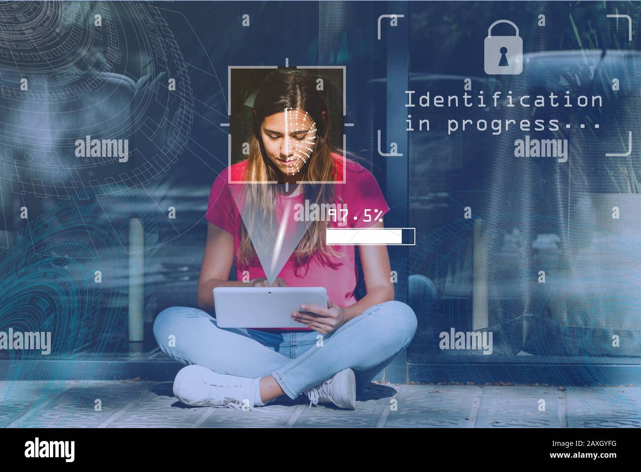 Concetto di riconoscimento facciale: Un volto in fase di scansione, un segno di identificazione della password su uno sfondo futuristico. Sorveglianza giovane donna da una macchina fotografica Foto Stock