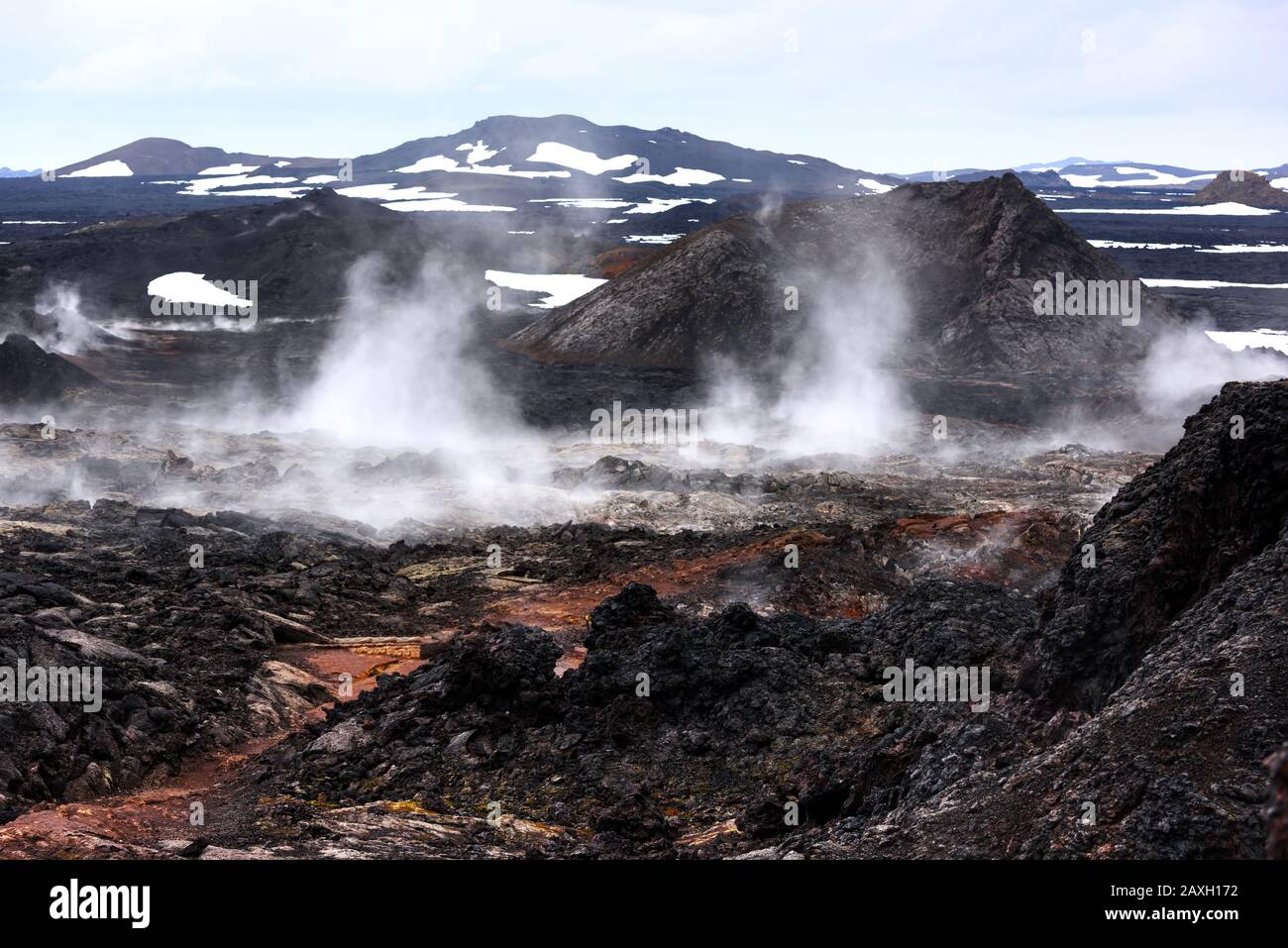 Campo di lavas Reeky nella valle geotermica Leirhnjukur, vicino al vulcano Krafla, Islanda. Fotografia di paesaggio Foto Stock