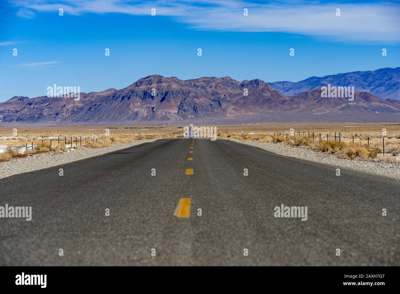 Stati Uniti: Paesaggio lungo la strada (US-95 N e CA-190 W) tra Las Vegas (Nevada) e Death Valley (California). Foto Stock