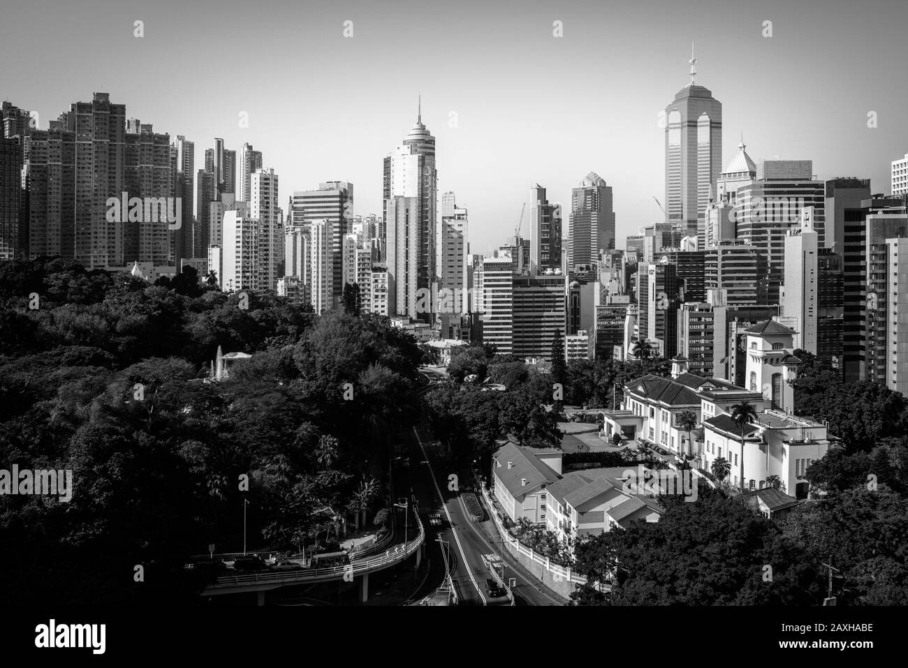 Panoramica di Hong Kong al mattino presto luce, bianco e nero Foto Stock