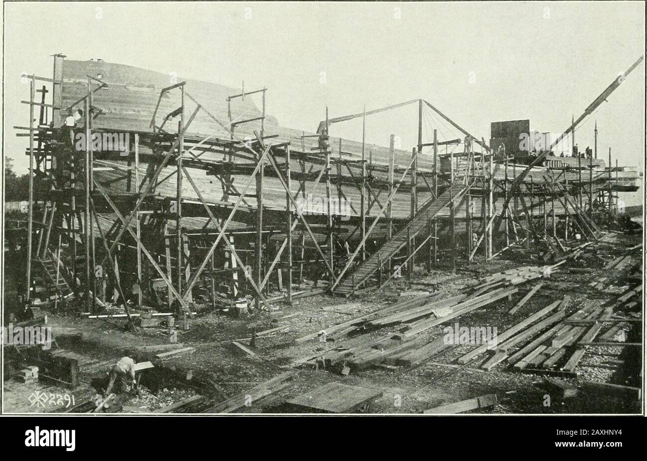 Record Di Costruzione Navale E Di Spedizione . Imbarcazione Completata E Sganciata. 25 Agosto 1917. 440 RECORD DI COSTRUZIONE NAVALE. 18 Aprile 1918. Una Nave Americana Di Legno Che Si Avvicina Alla Fase Di Lancio. Foto Stock