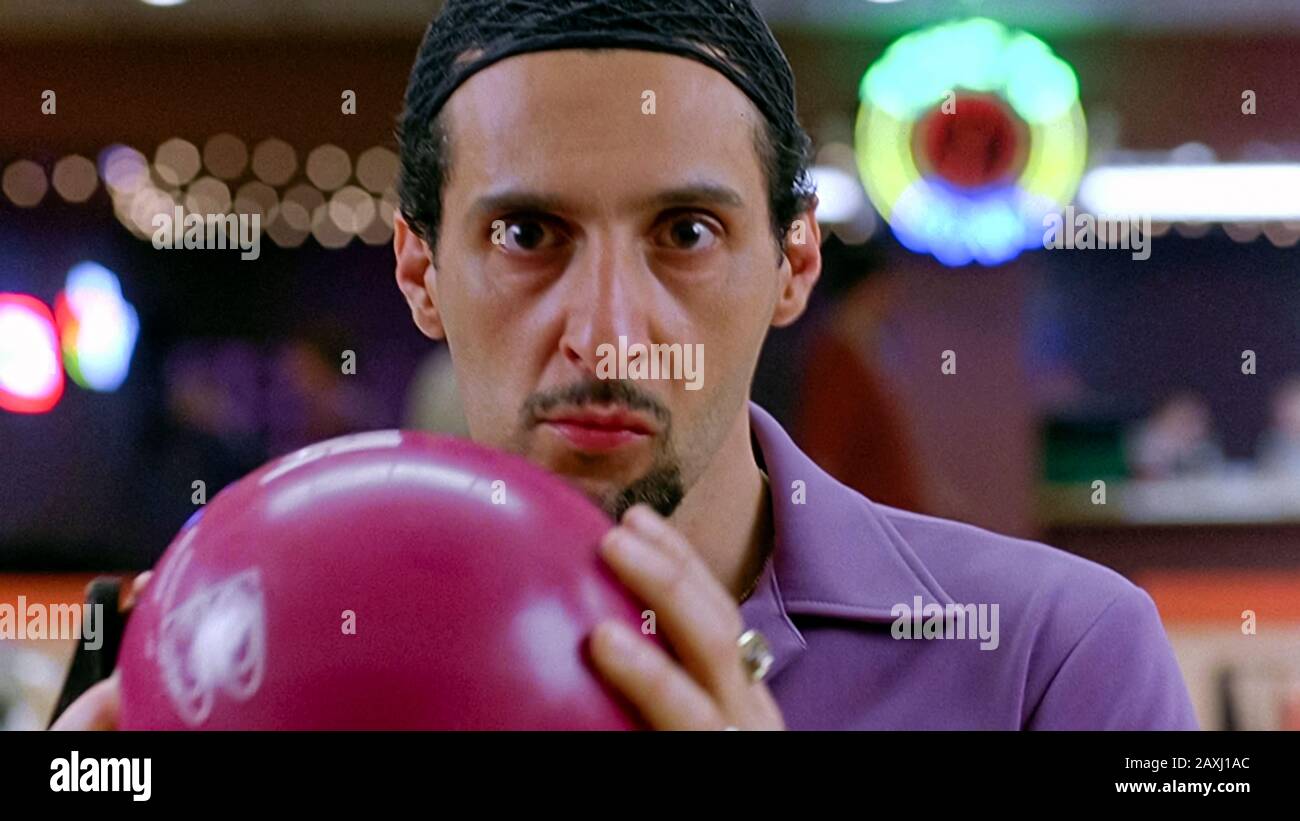 Il grande Lebowski (1998) diretto da Joel ed Ethan Coen e interpretato da John Turturro come Gesù Quintana in questo classico di culto sulla ricerca del Dude di ottenere un risarcimento per il suo tappeto rovinato. Foto Stock