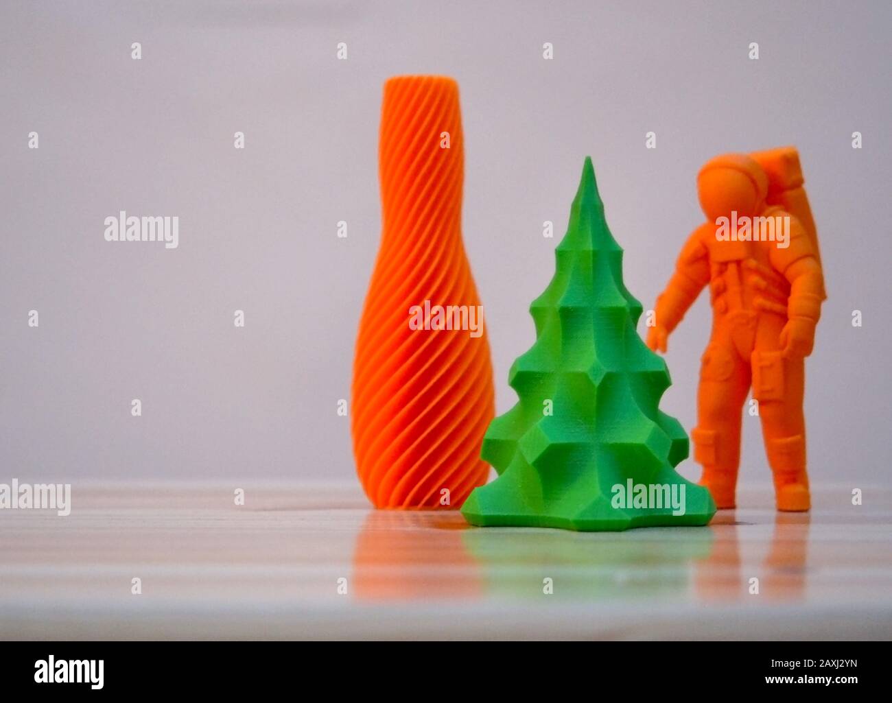 I modelli stampati su una stampante 3d. Progressiva additivo di moderna tecnologia. Copia spase, spase per il testo. Foto Stock