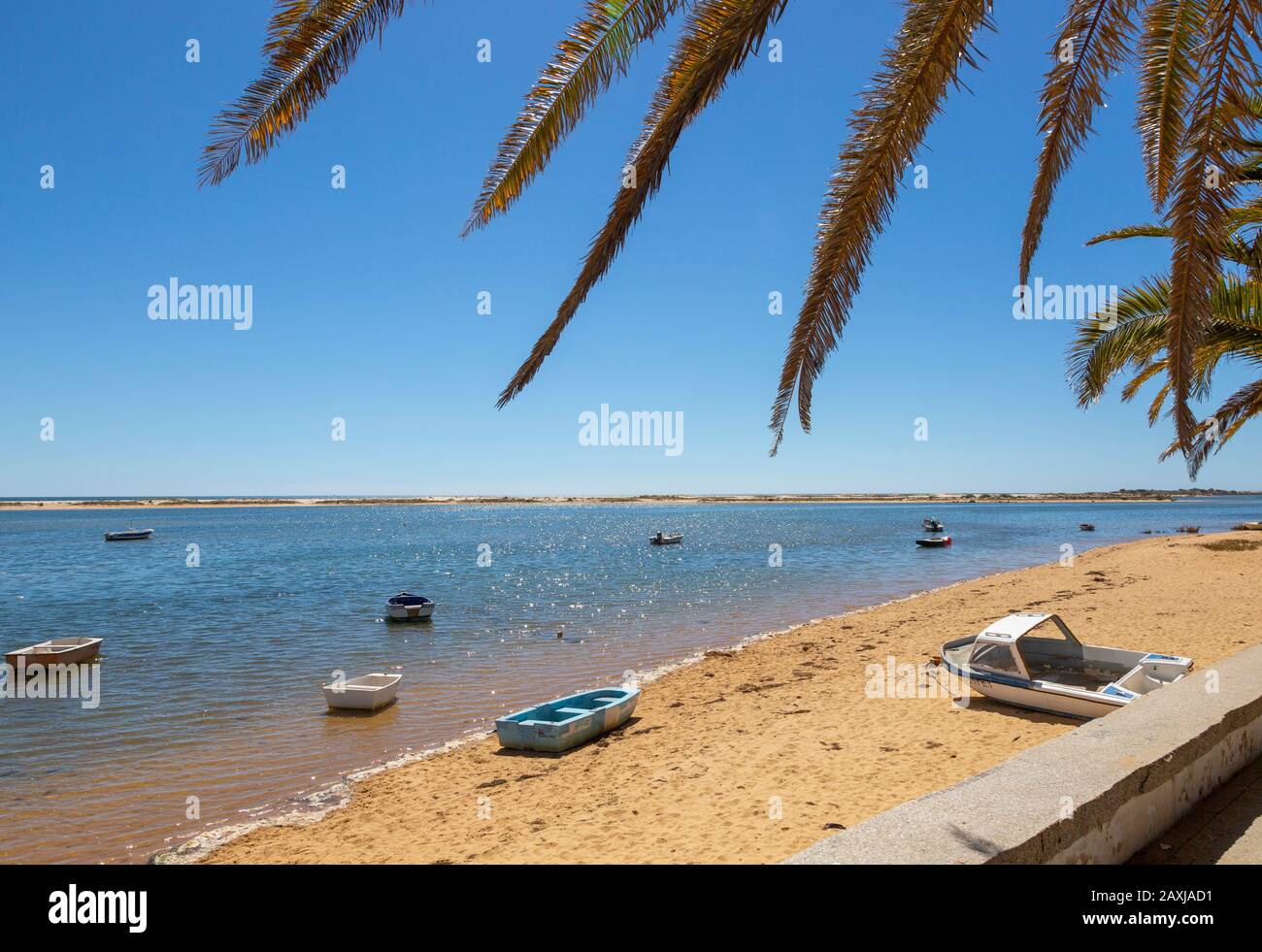 Spiaggia di sabbia e laguna dietro sandbar offshore, Vila Nova de Cacela, Algarve, Portogallo, Europa meridionale - Parco Naturale Ria Formosa Foto Stock