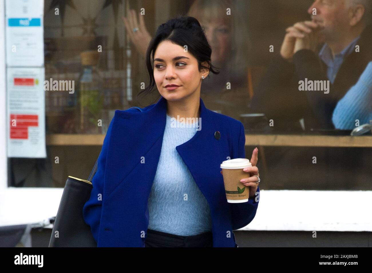 Vanessa Hudgens è avvistata a Leith durante le riprese di 'The Princess Switch: Switched Again'. Credito: Euan Cherry Foto Stock