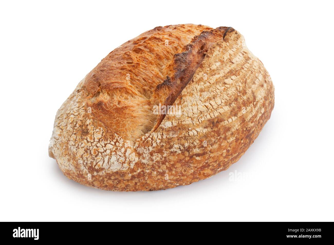 Monolocale di una pagnotta fatta a mano di pane bianco tagliato su uno sfondo bianco - John Gollop Foto Stock