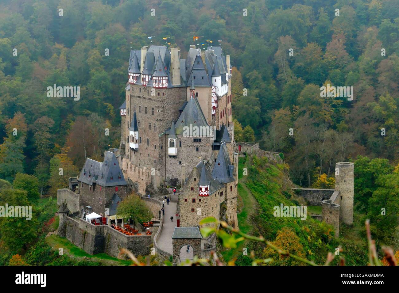 Castello Di Eltz Eifel Renania Palatinato Germania Foto Stock Alamy
