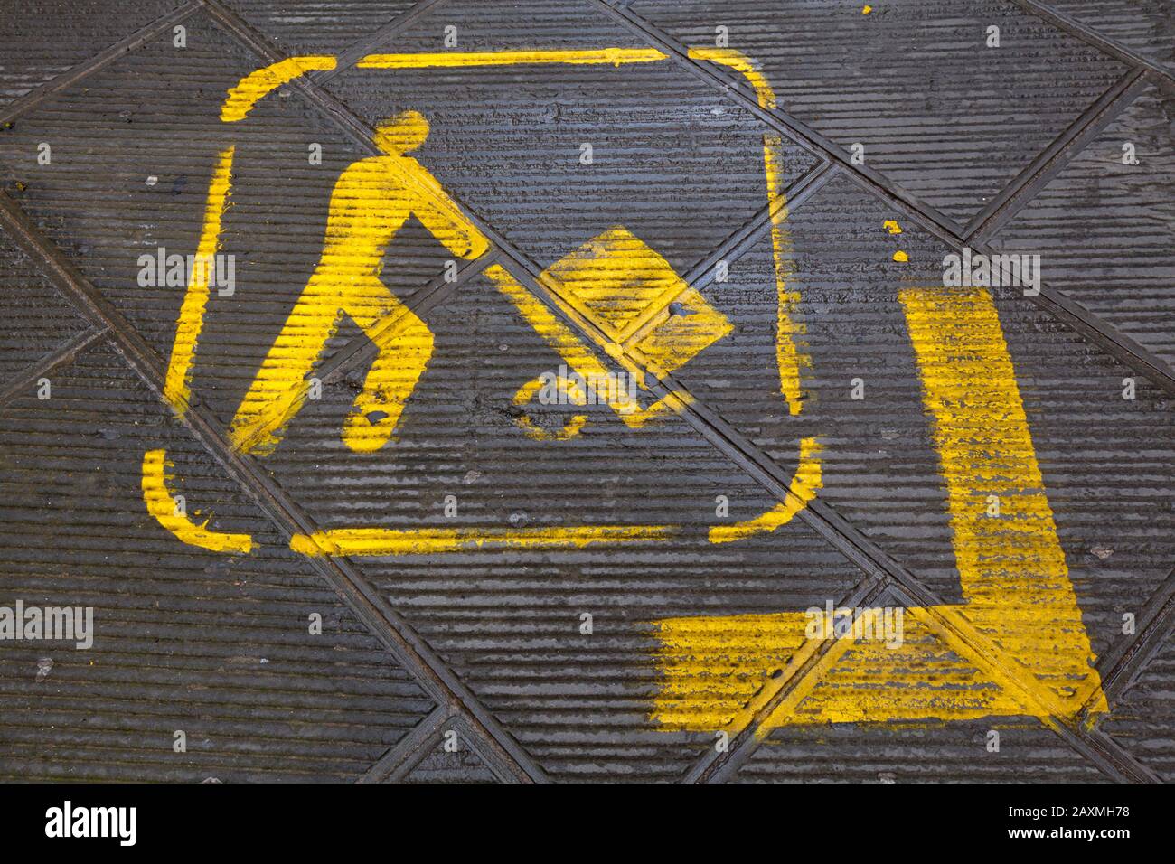 Area di carico per pesi con carrello manuale Foto Stock