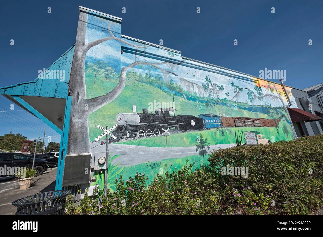 Lo storico High Springs, Florida, è raffigurato nei murales dell'artista locale Brian Barkman. Foto Stock